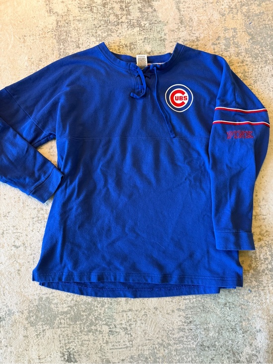 PINK Victoria's Secret Tops - PINK Victoria’s Secret Chicago Cubs Lightweight Sequined Sweatshirt, Size L